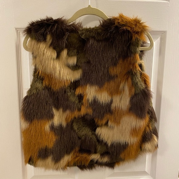 MICHAEL by Michael Kors Faux Fur Vest - Picture 3 of 6